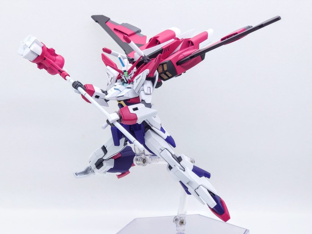 武装のハンマーはファンマークをモチーフにしています。