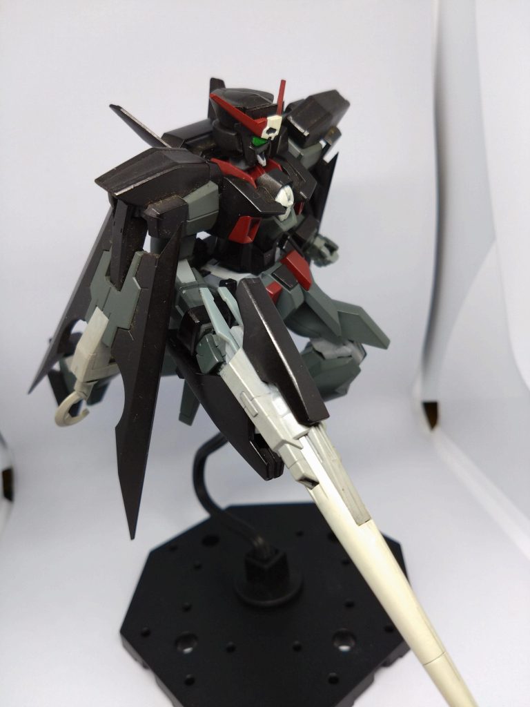 黒い部分をメタルブラックに！赤い部分は暗めの赤に！