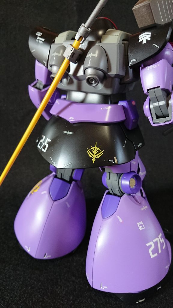 モールドもタガネで掘り直ししてます。