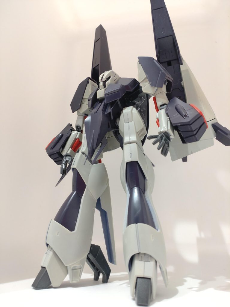 全塗装しようかと思いましたが薄いムラサキをダルグレーで雰囲気変えてみました