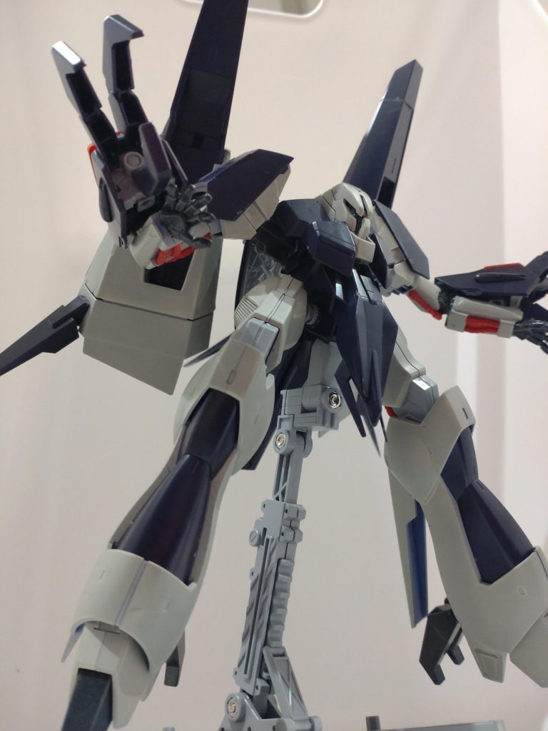 塗り分けつなぎ目消しもこれからもやらないと思いますが好きなモビルスーツを作っていきたいと思います