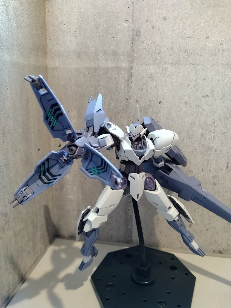 ビームブレイサー改展開出力強化及び改良によりGUNDフォーマットに加えドローン等の遠隔操作兵器も無力化します。