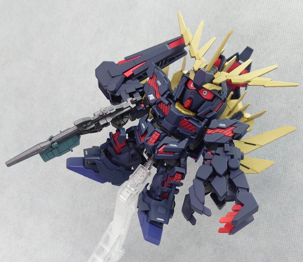 アームドアーマーXCは獅子のイメージの為、アンテナに合わせてゴールドとしました。