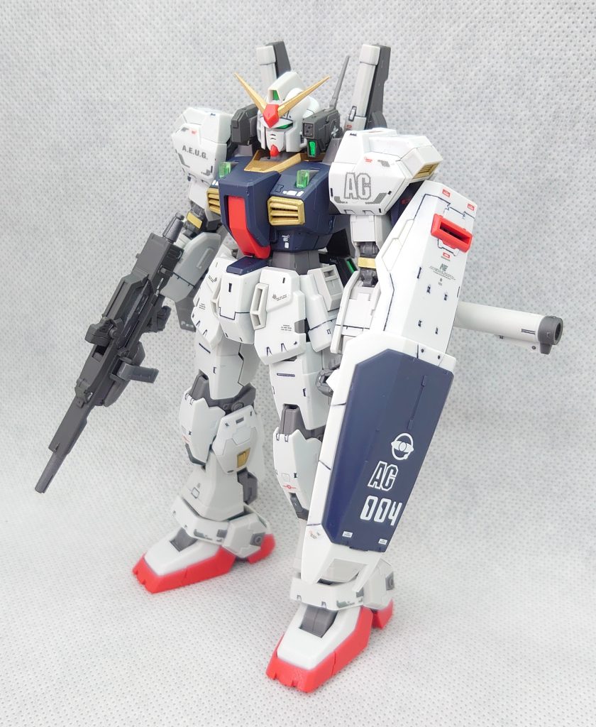 部分塗装、墨入れ、デカール、トップコート仕上げです。アドバンスドMSジョイント全盛期のキットなので、塗装に気を遣い製作しました。しかし、それ以上に気を使った部分は脚裏のケーブルの組み立てという事実、きっとこのキット経験者は共感してくれると思います。