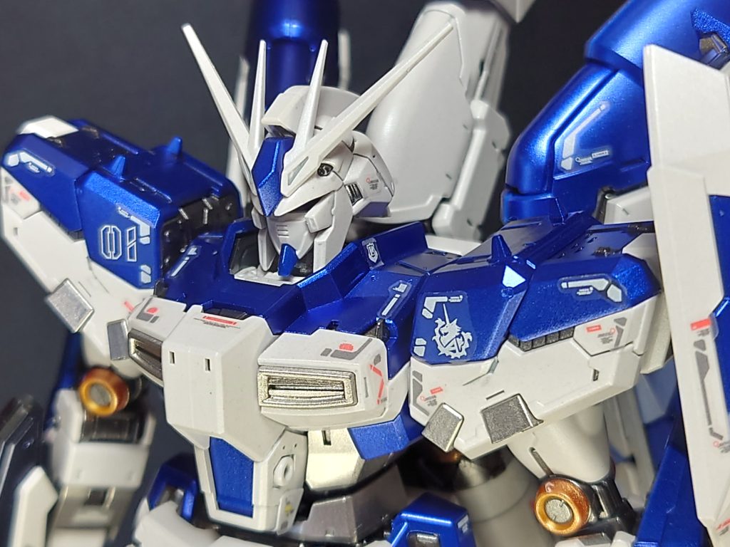 白　　ガラスパール半光沢青　　PCディープブルー薄紫　オーラパールシルバー金　　パールカッパーライトパープル部分の色をどうしようか考えていたところダンバインのオーラパープルを使っている方がいて参考にさせていただきました✨シールを説明書通りに貼ってみたのですが老眼には厳しいですね(笑)ご覧いただきありがとうございます🙇 