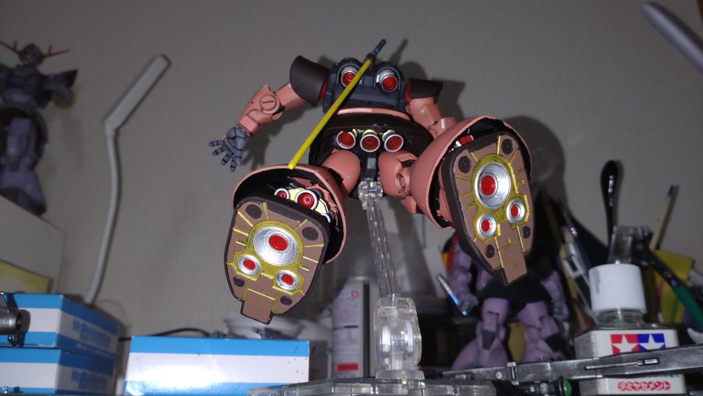 珍しく足裏を色分けしてみました。寄ると粗が目立つので…