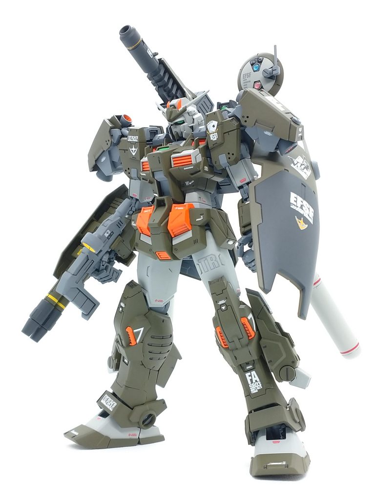 カーキっぽいメインカラーはクレオスのオリーブドラブで塗装。各種グレー・オレンジはタミヤカラーで塗ってます。