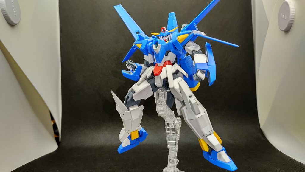 コアファイターとGセプターの合体後のポーズ、的な。背景の光は各自脳内にて補完下さい。