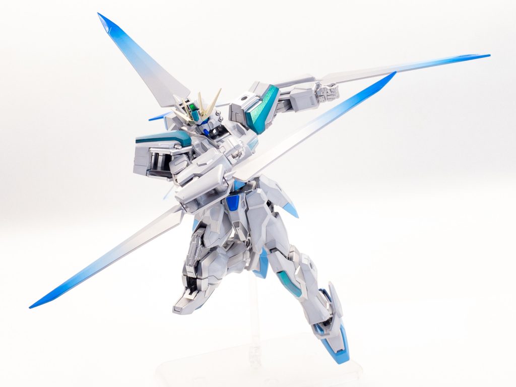 トンファーモードウイングを腕部に装着しトンファーとして使用。