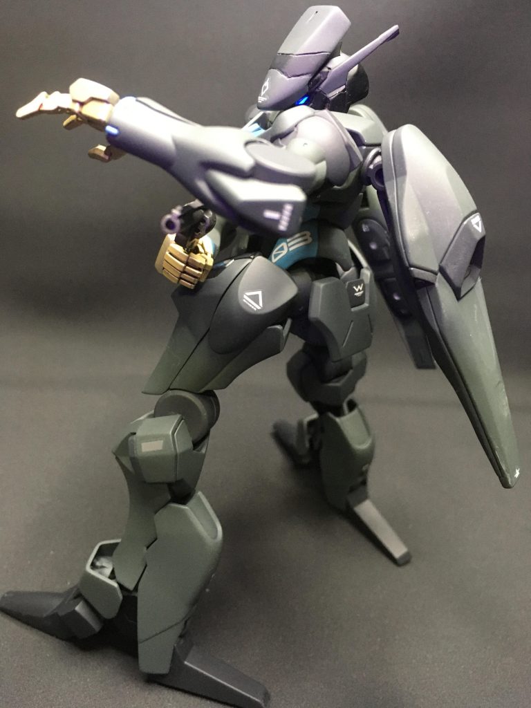 「ぁあ!?俺が地味で帽子が無ぇと無能だってか?そんなに鉛が食いたきゃ、そう言いな。お前の胃袋に直接ご馳走してやるからな!」(また乗ってた!聞いてた!)