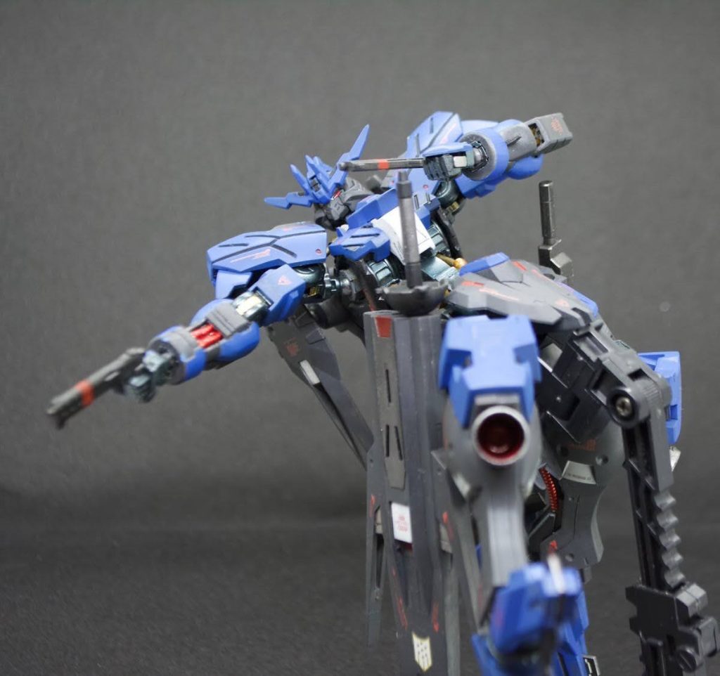 アクロバティックに乱射してる感じで📸足の裏だとかフレームがちょい見えしてる感じが好きです