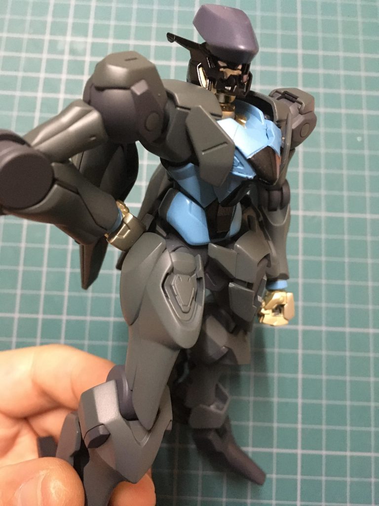 息の長い作品なので各世代にそれぞれ馴染みのカラーがあると思いますが、自分的には次元大介のイメージはTV第2シリーズ辺りの水色シャツに黒ネクタイなんですよね…よく地方局で再放送してたもんで。