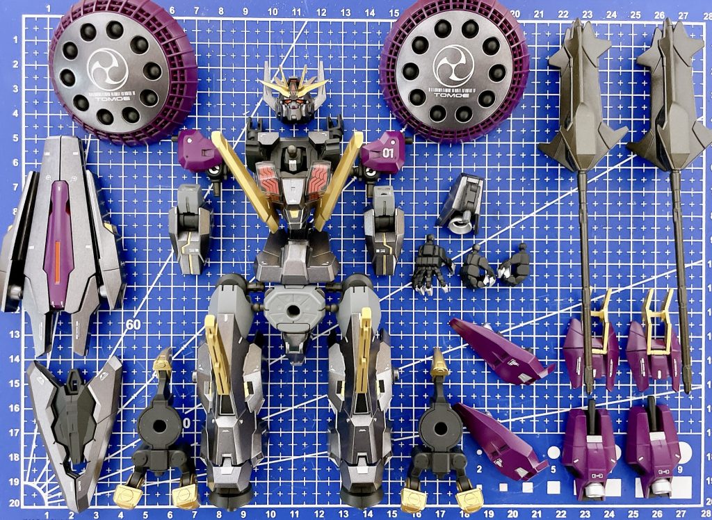 【組み立て前の儀式】と、いうわけで最後までご覧いただきありがとうございます!!「悪役機」というテーマで『とにかく悪そう』な機体を目指しました!ベースのルブリスウルの骨太さを活かしつつ、僕好みの機体仕上がったと思います♪感想などコメントいただけると、非常に嬉しいのでお気軽にお願いいたしますm(__)mm(__)mm(__)m