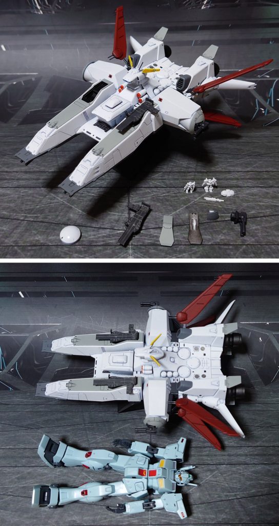 付属品各種と、1/144ガンプラ(HGUCジム・カスタム)とのサイズ比較。選択式となる左右のメガ粒子砲の開/閉、発進カタパルトの開/閉は、接着固定をしていないため、差し替え可能としています。