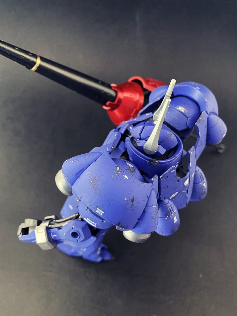 デカい肩に小さな頭がMHっぽい?