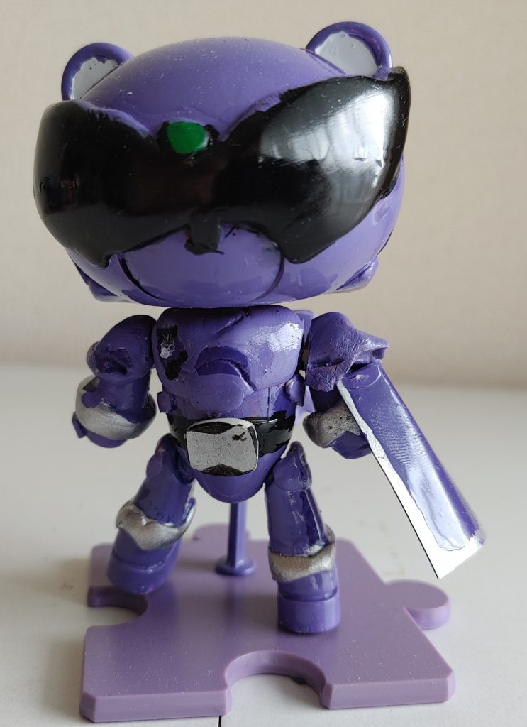 正面。基本は、エポキシパテ。腕のマントは、プラ板。