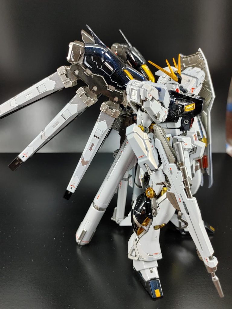 Hi-νガンダム–3枚目/制作者：GM.