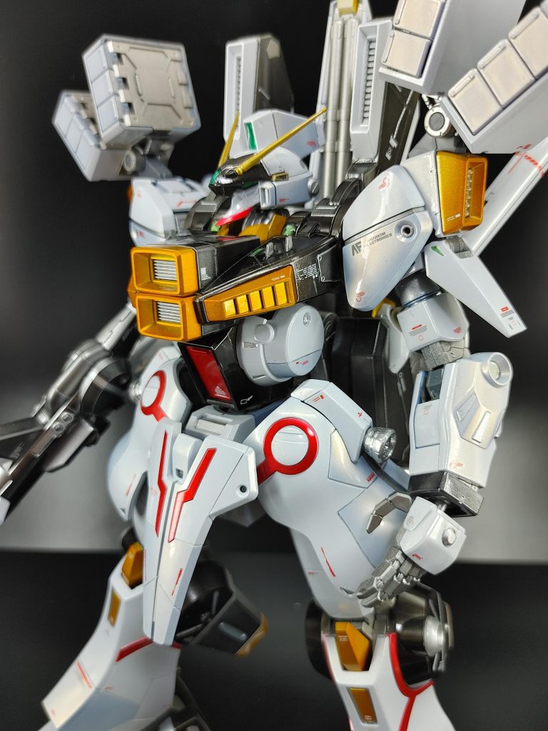 写真撮ってて気付いたのですが、この機体はアナハイム製造じゃないんですよねw余ったデカールを使用していて、貼ってる時には全く考えてませんでした。