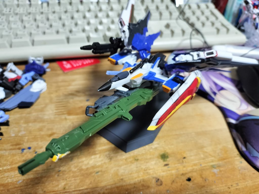 おまけ　食玩のスカイグラスパーにフリーダムの羽を装備しました