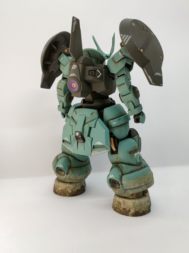 ウェザリングはクレオスの水性ウェザリングペイント6色セットのみを使用しています。