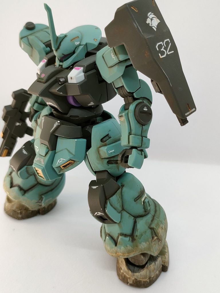 シールドの錆感は思うように出来たのですが、足の泥汚れはもう少し高い位置まで汚した方が自然っぽい？