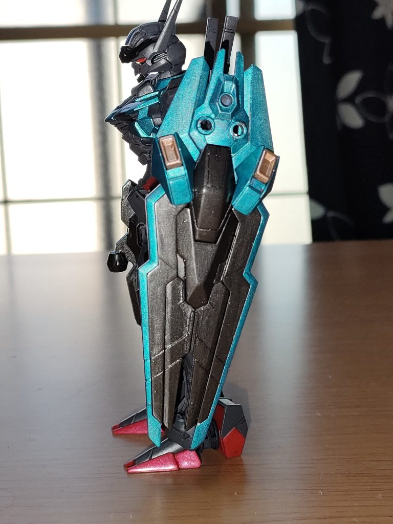 エスカッションは水性の黒鉄色、青竹色、銅色にしました。