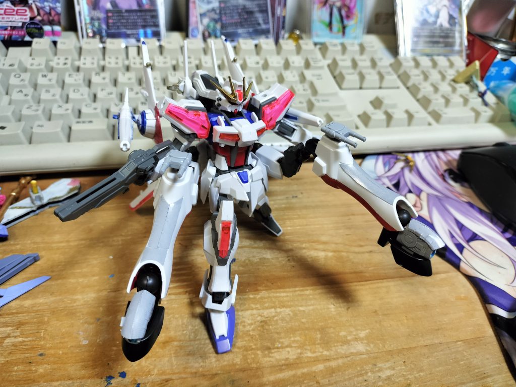 以上です　これノーマルのストライクだとアークエンジェルストライカーの後ろしか装備できないから　やはり穴は正義！！