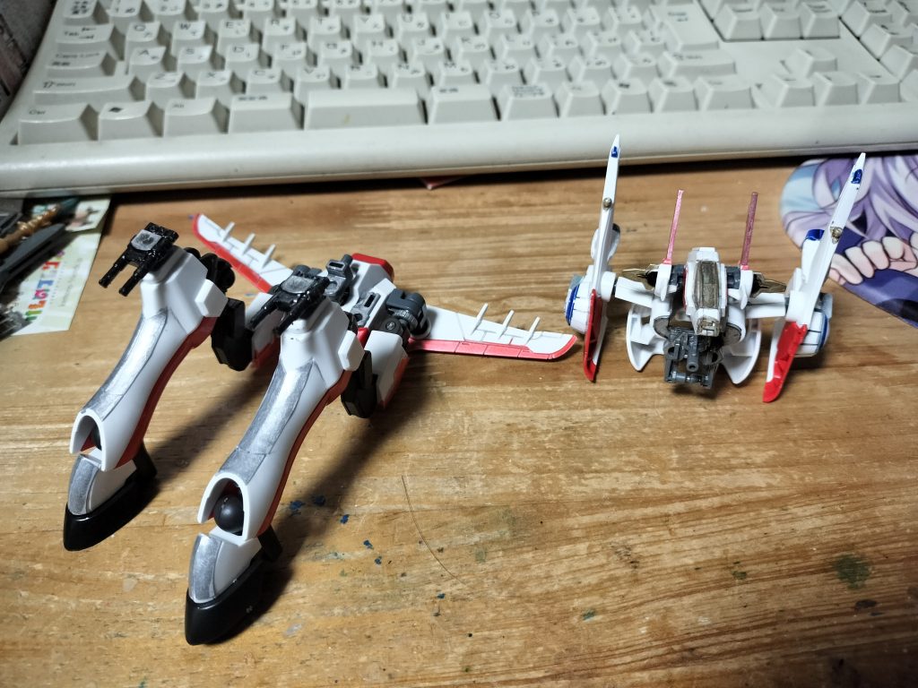 かくアークエンジェルストライカーの分離状態 