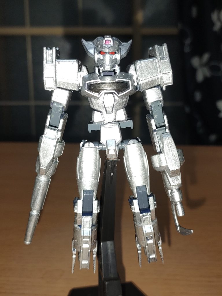 省略出来る箇所は徹底カットした結果として火力、機動性、生産性、整備性、安価、耐久性と戦場での消耗品としてはこれ以上無い代物で名前の由来はカラシニコフから来てると考えられてる。