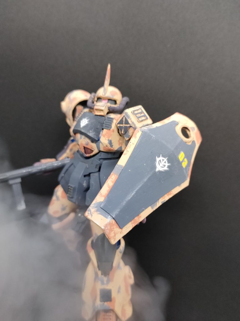 話が違う方向に、行きましたがグフ作りました　煙はドライアイスでやってます