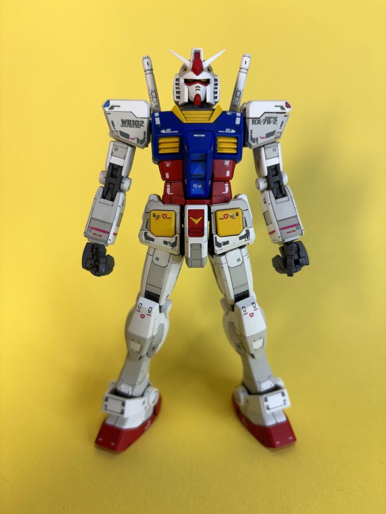 デカールは別売りの水転写デカール貼ってます。