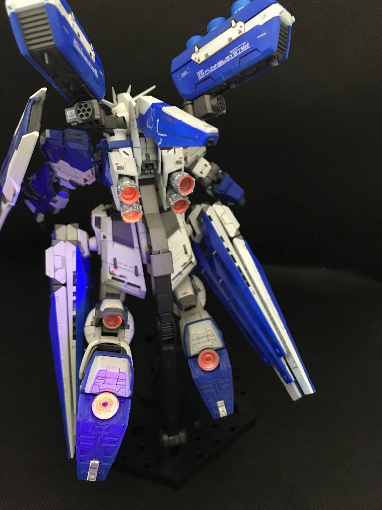 バーニアは蛍光レッドで塗ってあるのでブラックライトで光ります