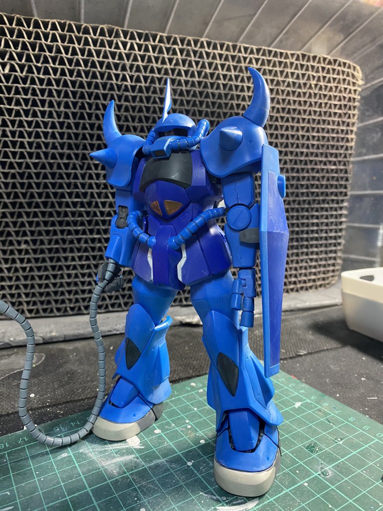鼻の継ぎ目が違和感があったので消しました。フロントアーマーとつま先を延長しています。