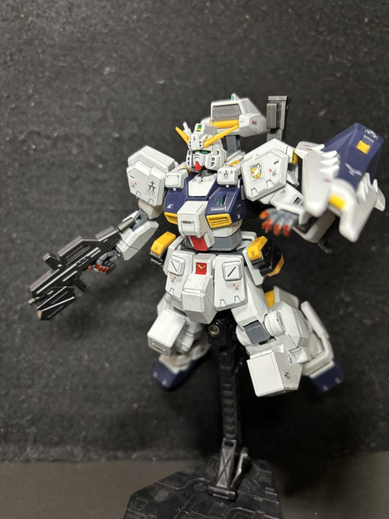 マーキングシールは余ってた物を適当にエッジはパステルペンでライン入れ