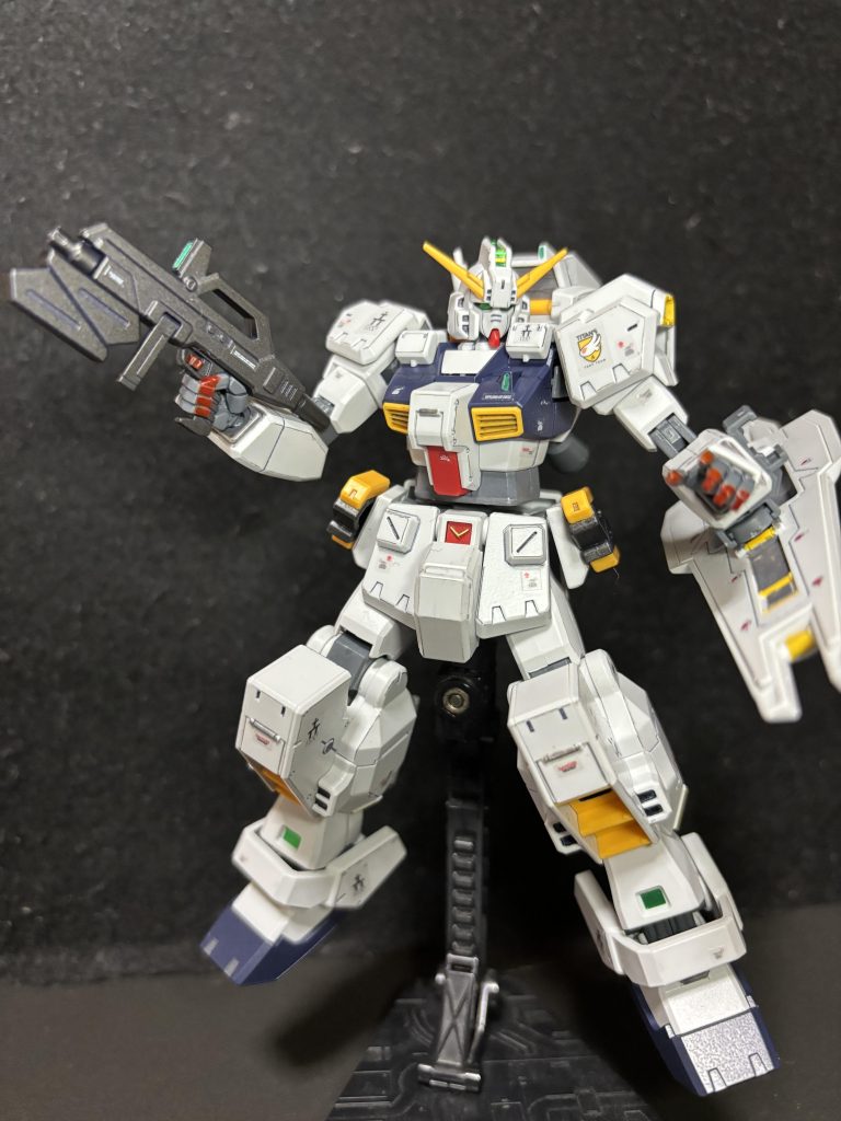 ビームライフルは黒鉄色でスプレー塗装