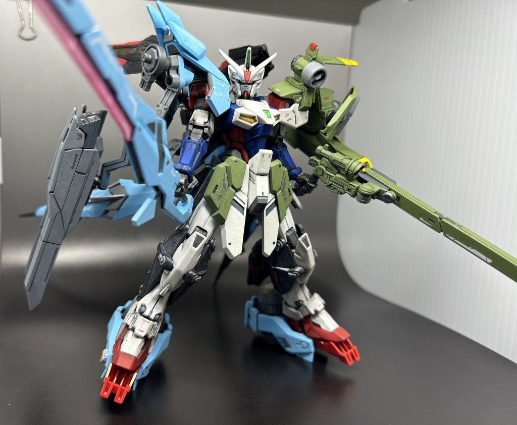 以上、三種のユニットを合わせて、「ガンダムパーフェクトジェミナス」又は「ガンダムジェミナス最終決戦仕様」ランチャーからはスカートと左肩、ミサイルコンテナを。ソードからは足部のユニットと右肩、背部の下部ウイング。エールから脚部と背部のスラスターを採用。