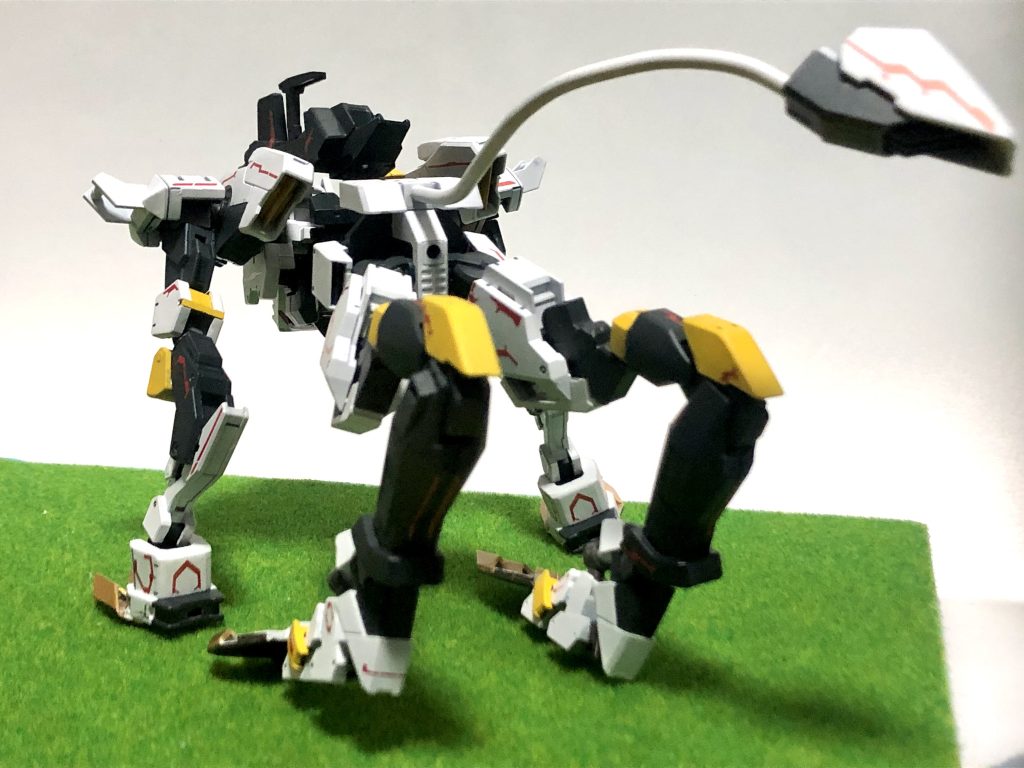 プラ板とプラ棒、ビルダーズパーツ以外、他キットからのパーツ流用一切無しの縛りで組みましたが、それなりに獣のフォルムは踏襲出来たかなと思います