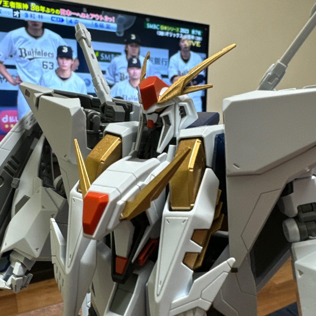 黄色とオレンジは金色へ。お腹の部分はダクトだけのつもりが…失敗して写真のような色分けで😓