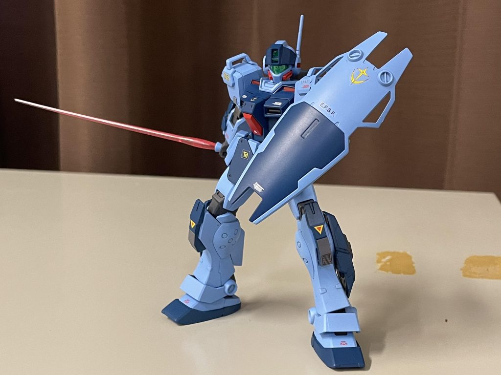 胴体、腰部及び腕部をペイルライダーから強奪。脚部スラスターもペイルから引っぺがして機動力を強化。 塗装は本家の配色を踏襲してパッと見素ジム砂2に偽装(笑)してます。