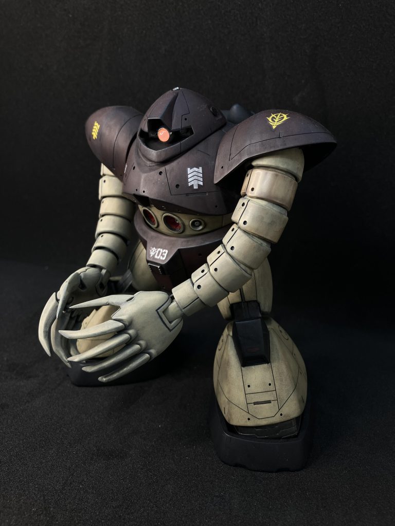 トサカを若干、パテで延長しました。