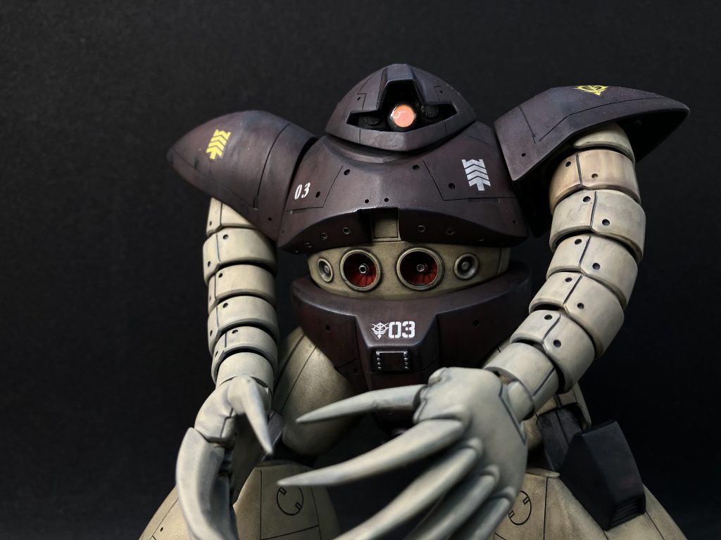 モノアイ廻りは皆さんの作例を参考にして改造しました。