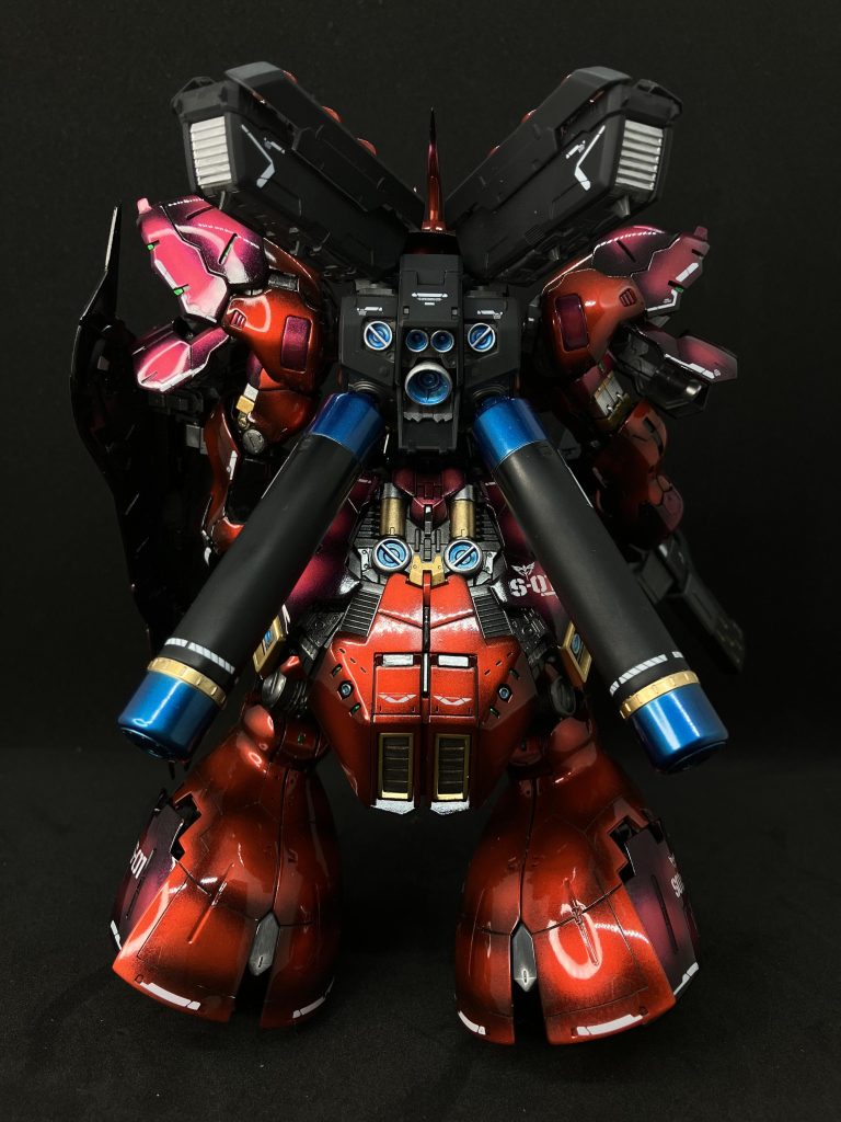 プロペラントタンクは部分塗装でクリアーブルーにしました。