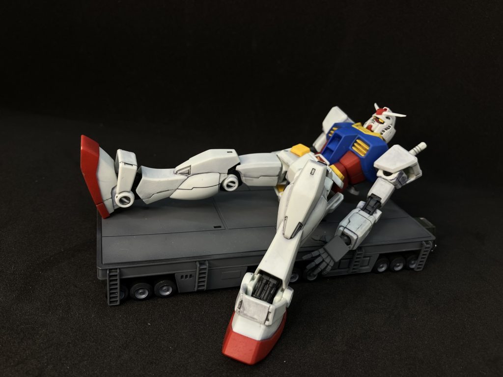 HG リバイブ版ガンダムとガンダムトレーラーガンダムトレーラーは良く見えないけど、グラデーション塗装しています。