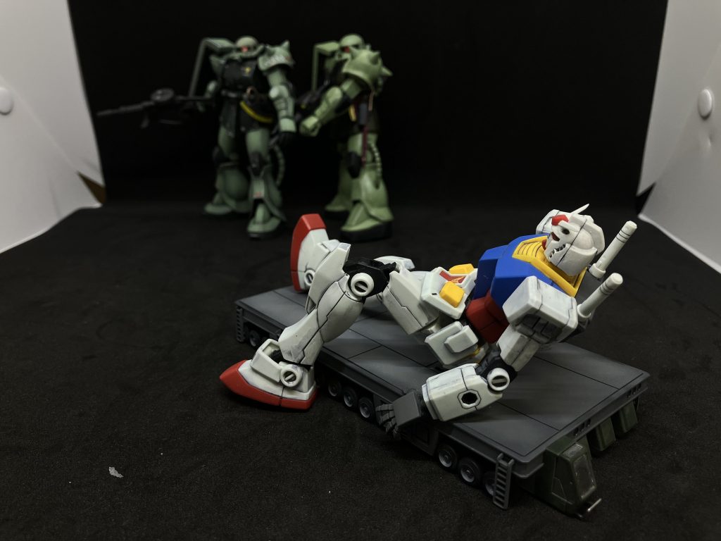 我々は偵察が任務なんだぞ!引くんだジン!