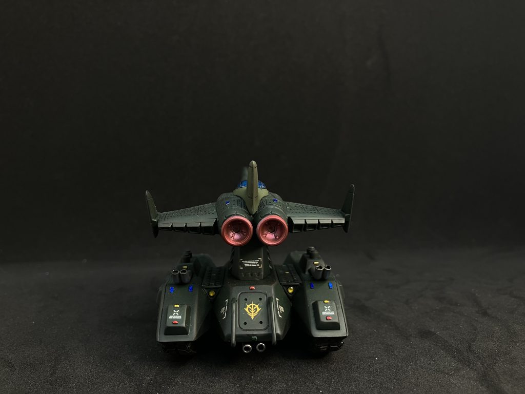 良く見るとカッコいいキットです。