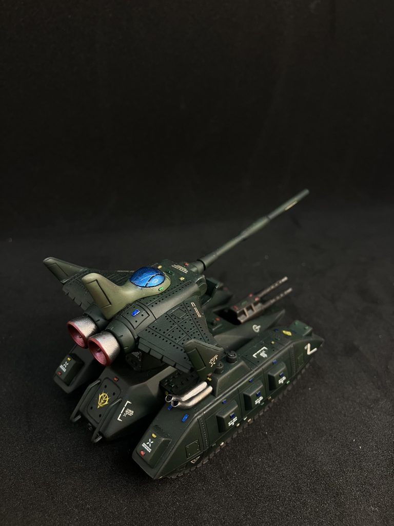 デカールは何となくイメージで貼りました。