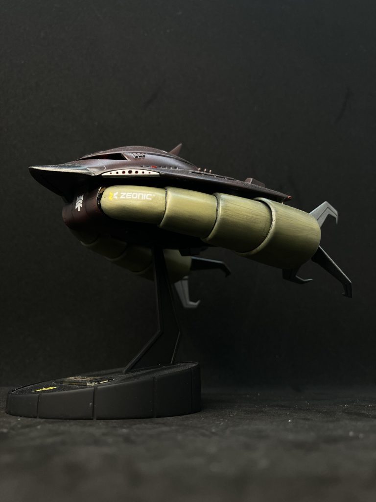 若干、スジ彫り追加。プラ板でディテール追加。