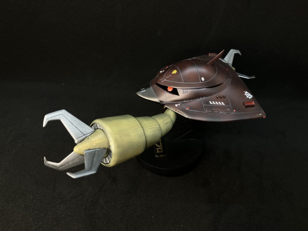 爪は2種類あります。ピンバイスで穴を開け真鍮線で取替へ出来る様にしました。