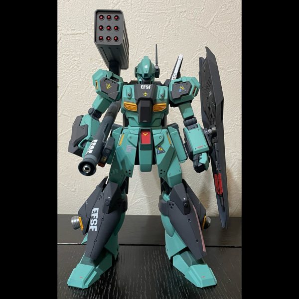 9連装ミサイルポッドを実装