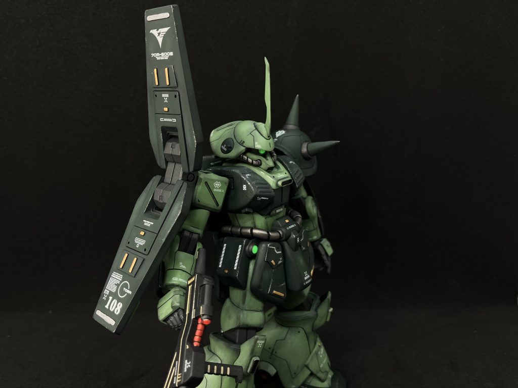 シールドのディテールが寂しかったので結構、強めにディテールアップしました。